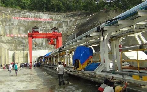 Bhairi Babi Divergency Project：建造水壩和電氣設施的道路已經開通