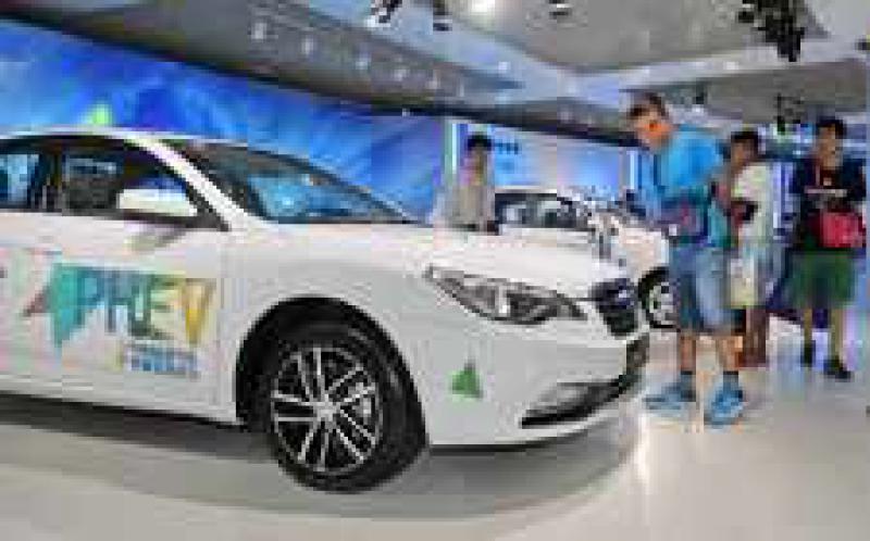 中國(guó)新能源汽車(chē)產(chǎn)業(yè)面臨多項(xiàng)風(fēng)險(xiǎn)