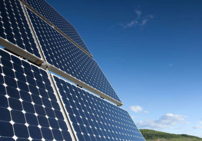 越南隆安第一個(gè)太陽(yáng)能發(fā)電項(xiàng)目奠基