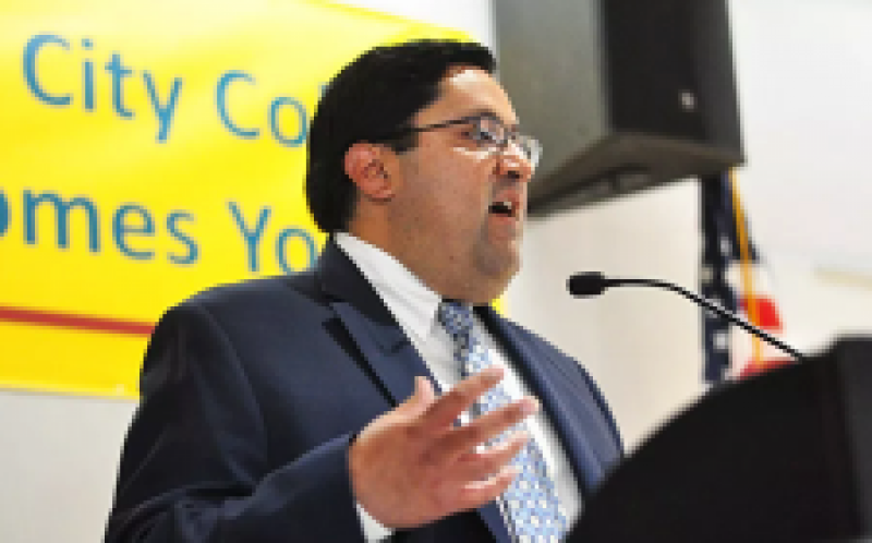 伯克利致力于100％的可再生能源，零碳排放