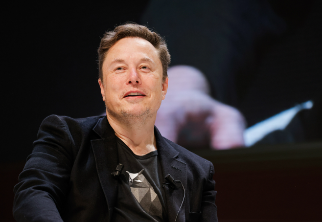 馬斯克稱(chēng)Grok AI最遲下周將應(yīng)用于特斯拉汽車(chē)