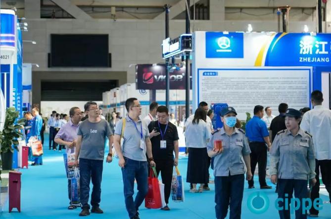 2025新疆國(guó)際石油和化工技術(shù)裝備展今日開(kāi)幕！500+名企云集共創(chuàng)絲路中亞能源新走廊！