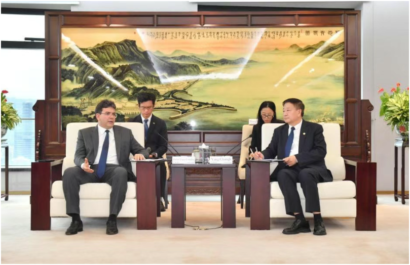 中國廣核集團董事長楊長利會見巴西皮奧伊州州長拉斐爾·塔日拉·豐特萊斯