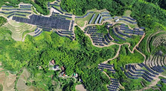 文成縣農光互補光伏發(fā)電項目全容量并網發(fā)電