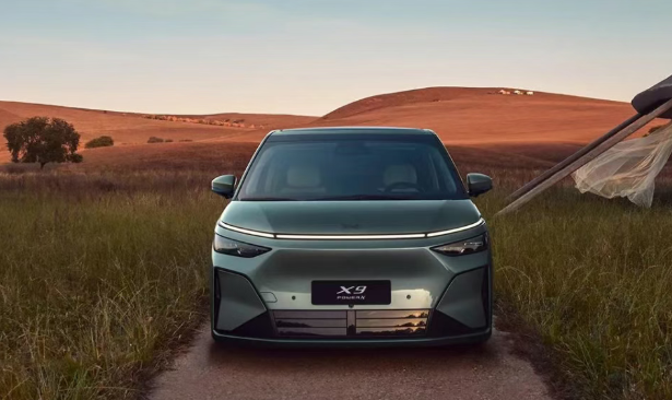 小鵬汽車(chē)發(fā)布鯤鵬超級(jí)增程技術(shù)并開(kāi)啟X9車(chē)型預(yù)售