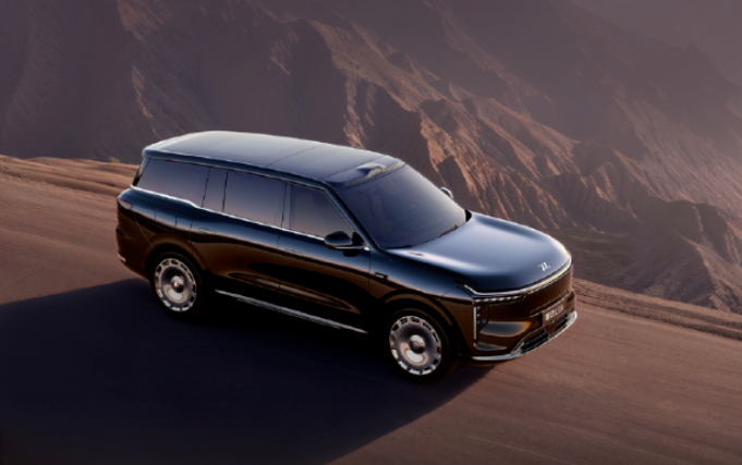 上汽集團旗下高端品牌智己全新輔助駕駛系統發布，旗艦SUV LS9上市