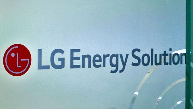 LG能源解決方案與梅賽德斯-奔馳簽署長期電池供應協議