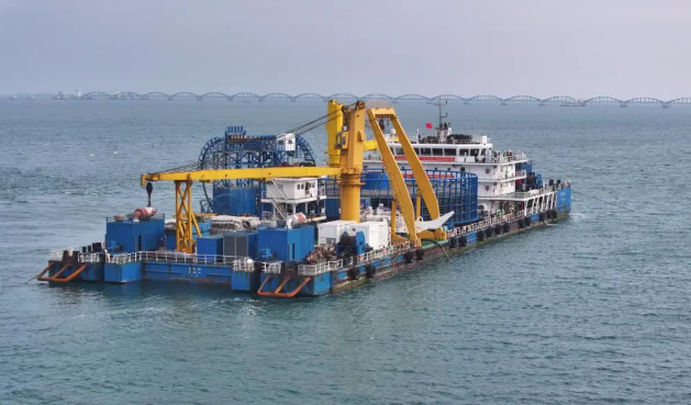 北部灣首條跨海聯網工程開始敷設海底電纜