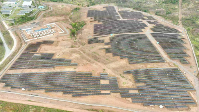 中企援建剛果（金）光伏微電網(wǎng)投運(yùn) 助力礦區(qū)新能源轉(zhuǎn)型