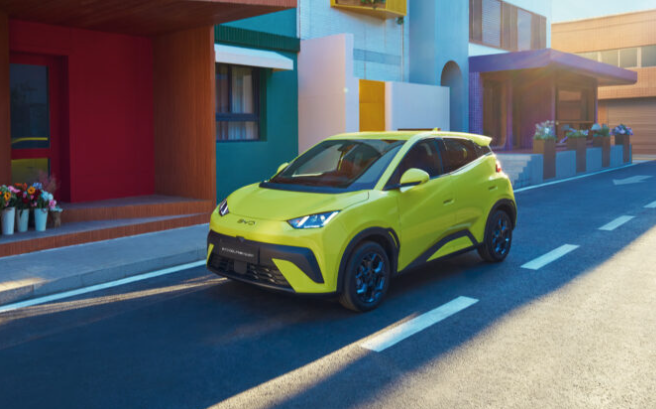 加拿大與中國達成協議允許以特定關稅進口中國電動汽車