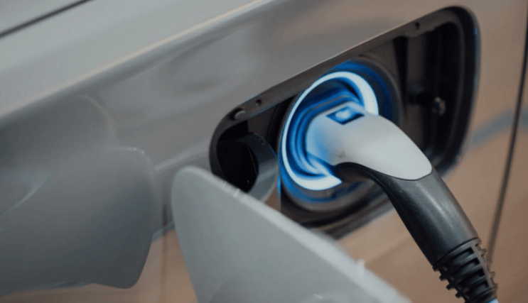 印度塔塔電力與Salesforce合作推出AI數字生態系統，覆蓋屋頂太陽能、電動汽車充電和智能能源解決方案