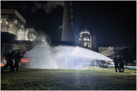 國能（泉州）熱電有限公司開展夜間突發火情消防應急實戰演練